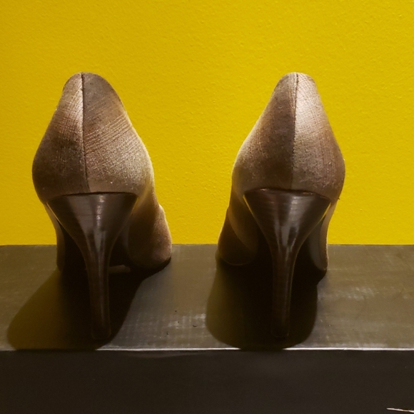 Shoes - Picture 2 of 9